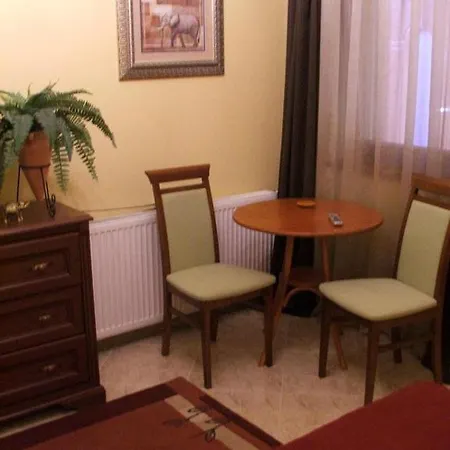 Arany Elefant Szallashely 3* Esztergom